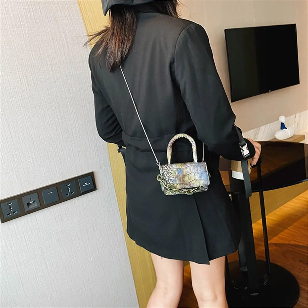 

2020 Soft Leather Women Underarm Bag Retro Solid Color Ladies Baguette Handbags Fashion Design Girls Small Shoulder Bags