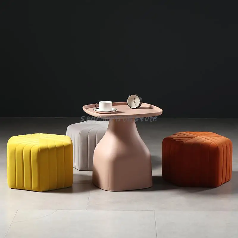 Простой уличный журнальный столик сетчатый красный Ins Диванный боковой