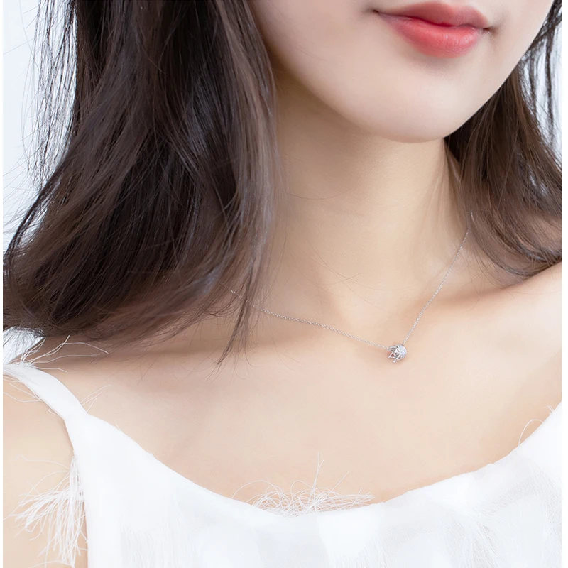 

Женская цепочка из серебра 925 пробы с кулоном в виде короны принцессы