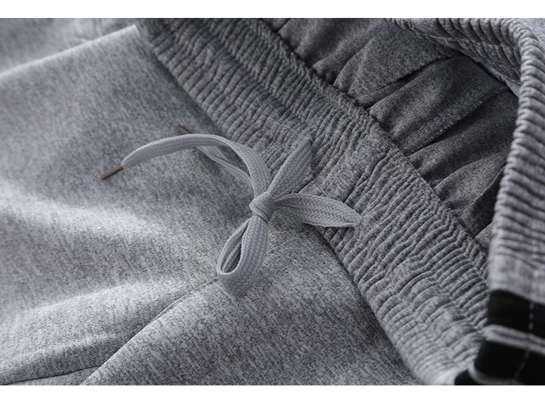 

Sports Suit. Men Women. Couple. Spring .Autumn. The Clothes Trousers. Loose Coat. Trousers. Run. Leisure Time