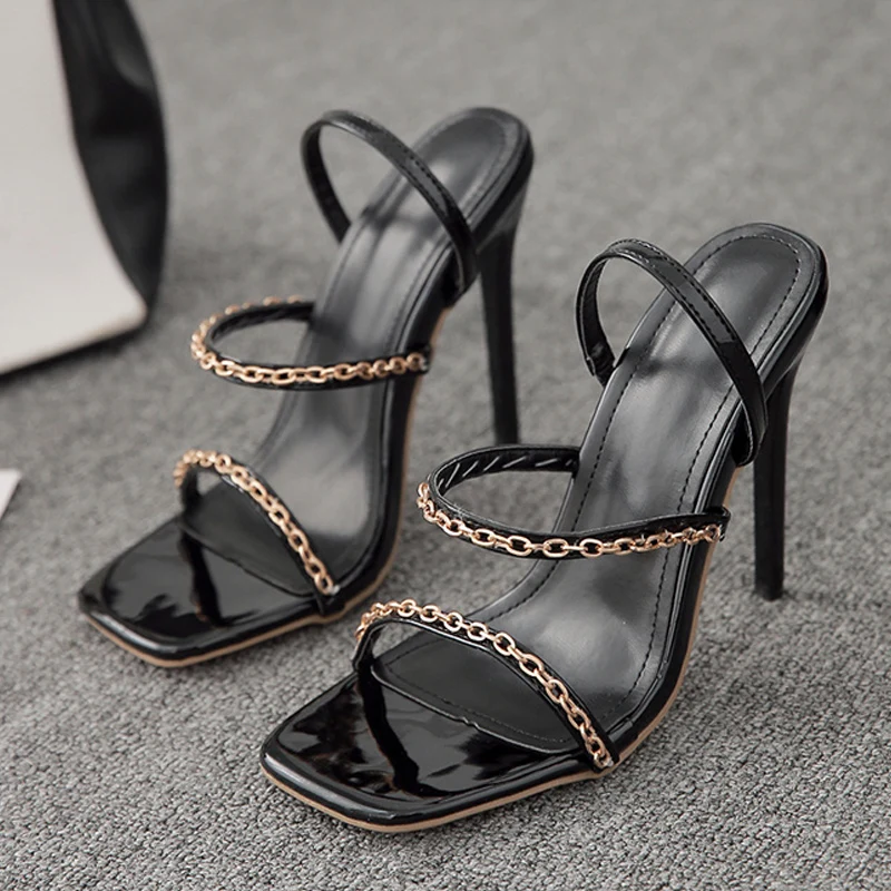 

Женские модные сандалии 2022 новый дизайн цепочка украшение ремешок на шпильке пикантные квадратный носок элегантные женские вечерние туфли