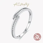 Женское кольцо из серебра 925 пробы с фианитом