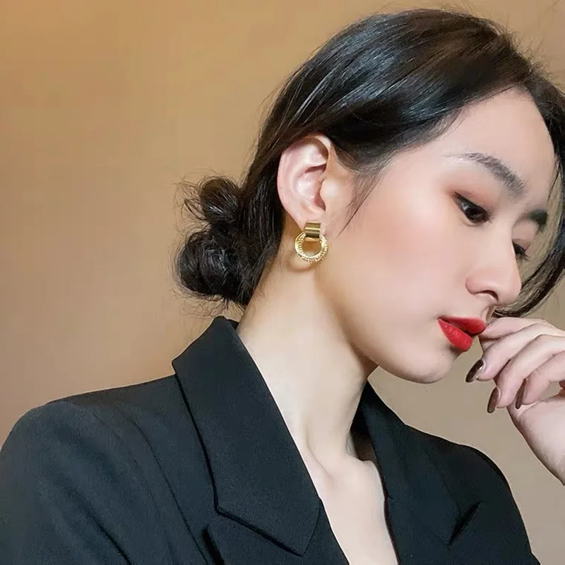 

New Gold Plated Geometric Multi Circle Stud Earrings French Retro Stud Earrings Street Women Hip Hop Jewelry Party Accessories