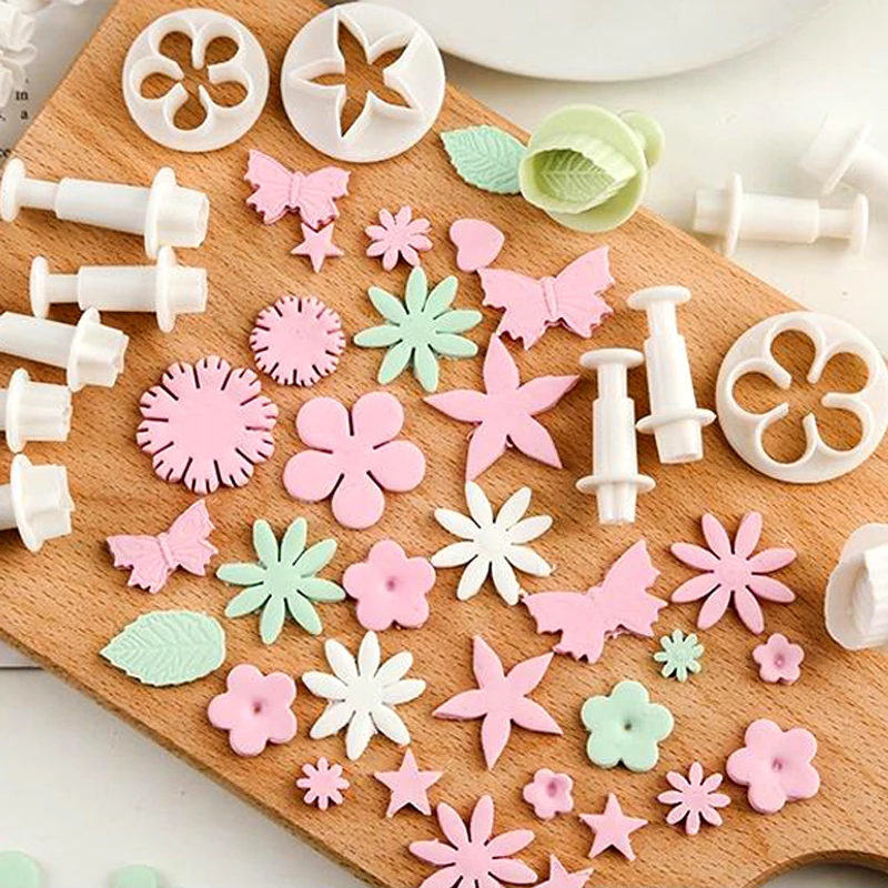 Форма для мастики в виде пентаграммы с изображением цветов русалки резак