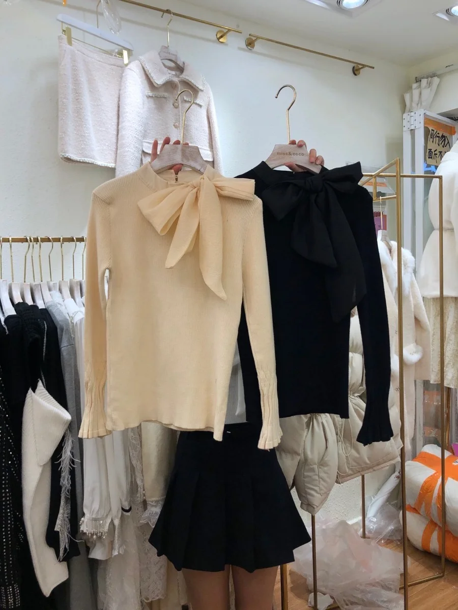 

Big bow slim-fit flared sleeves knitted sweater