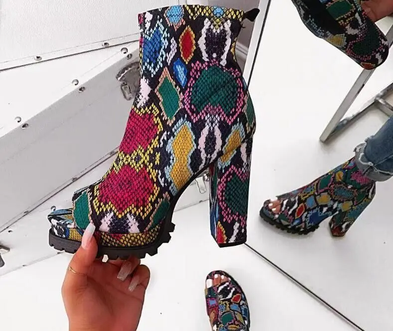 Женские ботинки ярких цветов на молнии со змеиным узором водонепроницаемые
