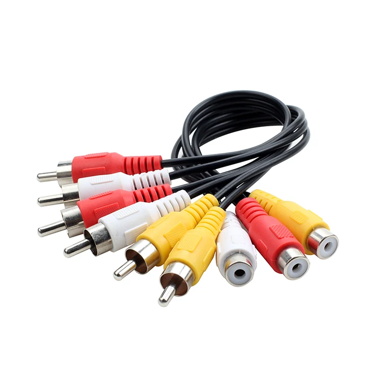 Три гнездовых головки RCA превращаются в шесть штекерных головок аудио и видео