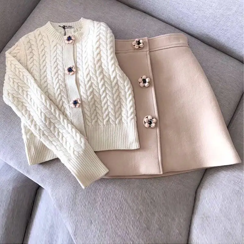 Осенний свитер новая одежда аромат ногтей дрель цветок пуговицы крученый