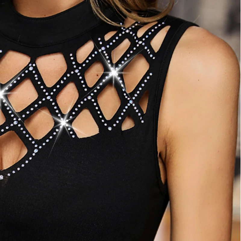 Короткое платье женское обтягивающее с высоким воротом и коротким рукавом |