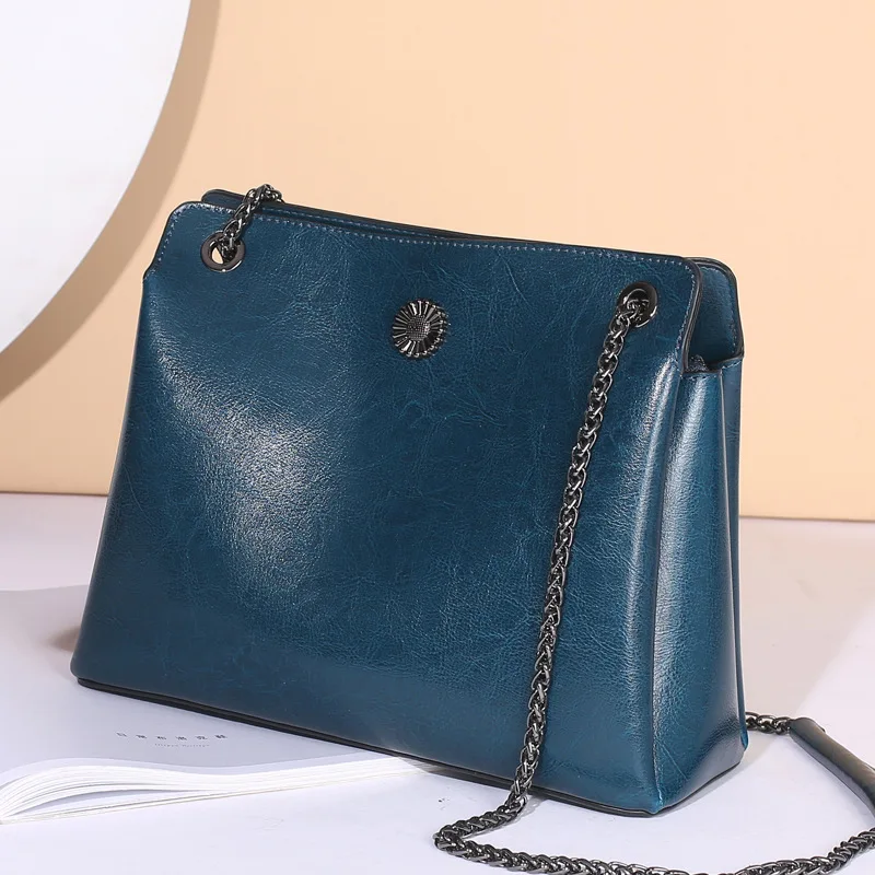 

2021 spring and summer new fashion leather Korean style style chain versatile casual single-shoulder messenger bag