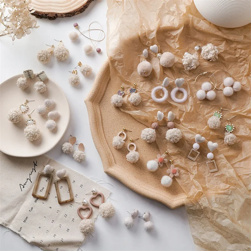

Korea Winter Fashion Plush Earrings Retro Trends Khaki Beige Brown Hair Ball Geometry Round Long Pendant Earrings Women Jewelry