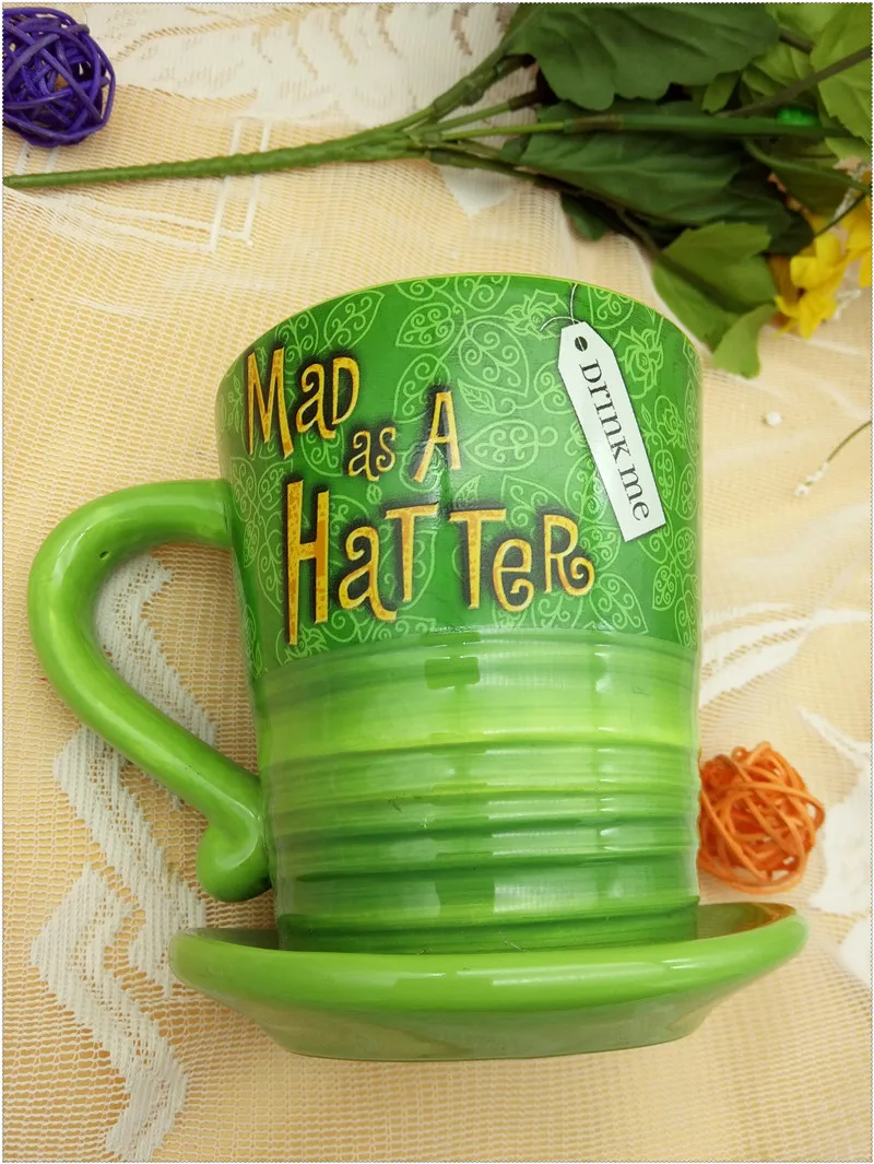 Керамическая кофейная кружка с зелеными шапками в стиле Alice In Wonderland подарок на