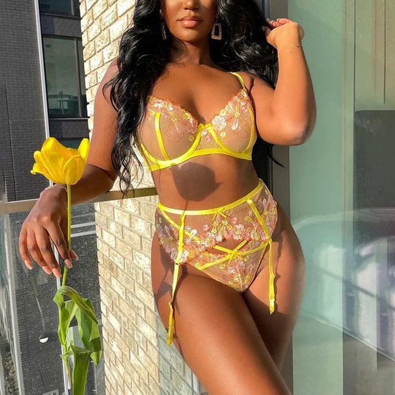 

3 шт./компл. Горячая Женская Интимная одежда сексуальный кружевной бюстгальтер с вышивкой + Пояс для чулок + стринги для G