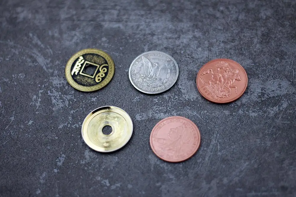 Медная Серебряная латунная транспозиция магии крупным планом/ТВ