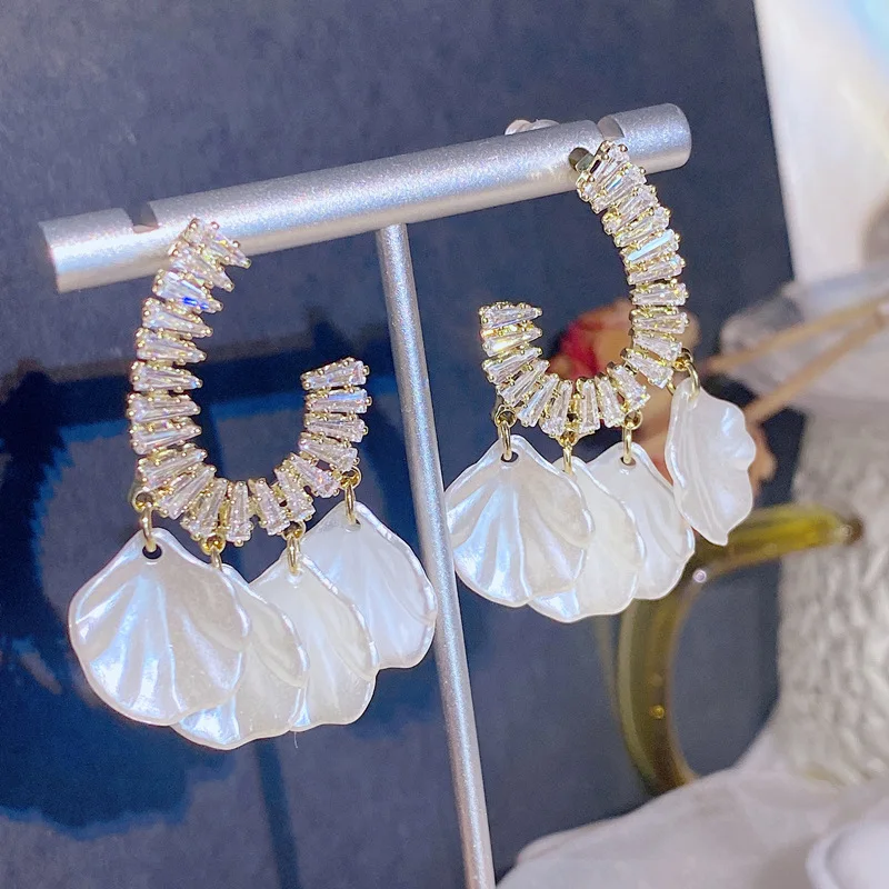 

LOVOACC Vintage White Color Shell Pendant Earrings for Women Ladies Shinning CZ Stone Irregular C Shape Earrings Oorbellen