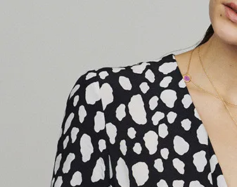 

Женское платье с V-образным вырезом и принтом, модное приталенное платье средней длины с коротким рукавом, высокой талией и разрезом на подо...