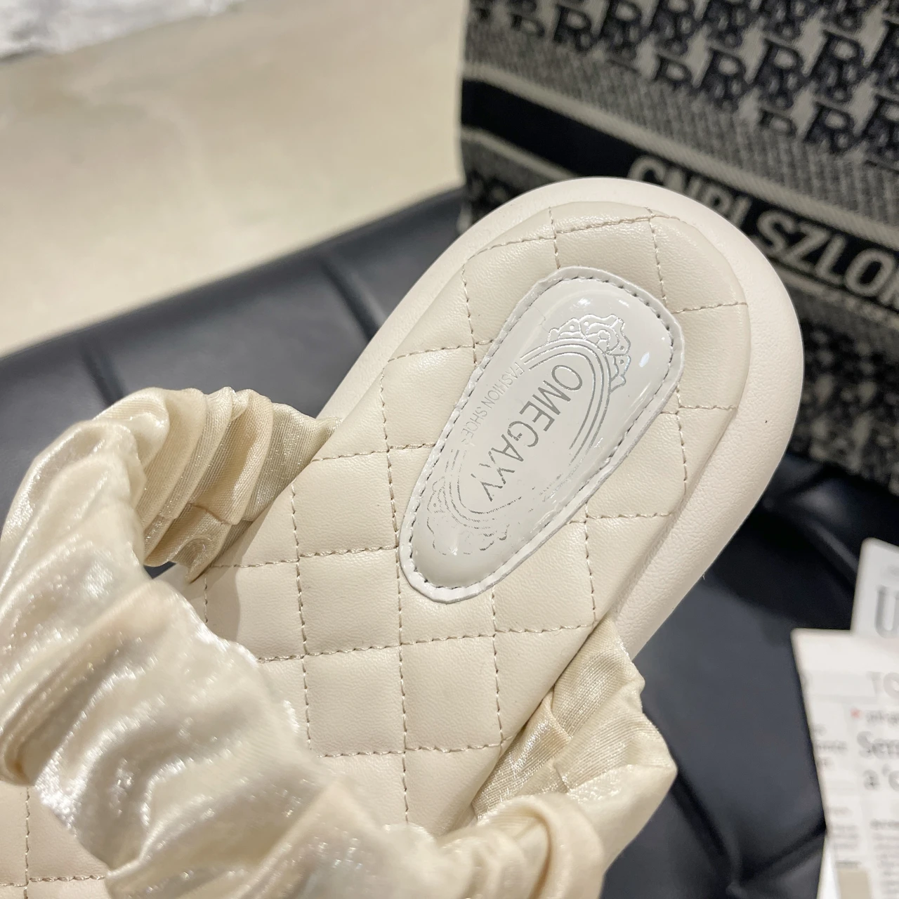 

Women Narrow Band Casual Women's Slippers Open Toe Beach Flip Flops Sandals Leather Soft Summer Slides Flat Beach Slides