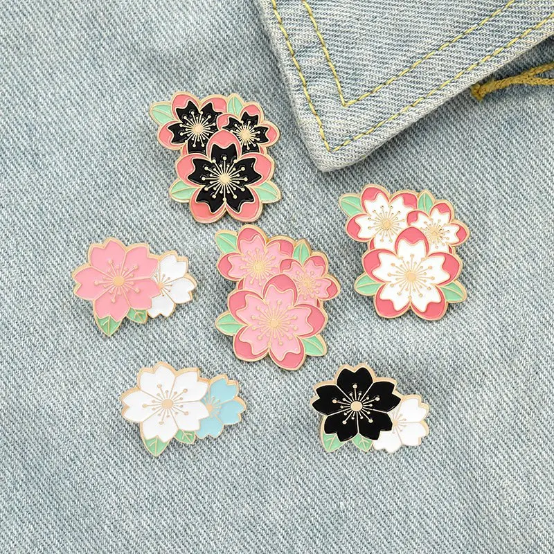 

Flower Brooches for Women Fashion Personalized Metal Plant Enamel Pin Backpack Emblem Lapel Pins Jewelry Gift