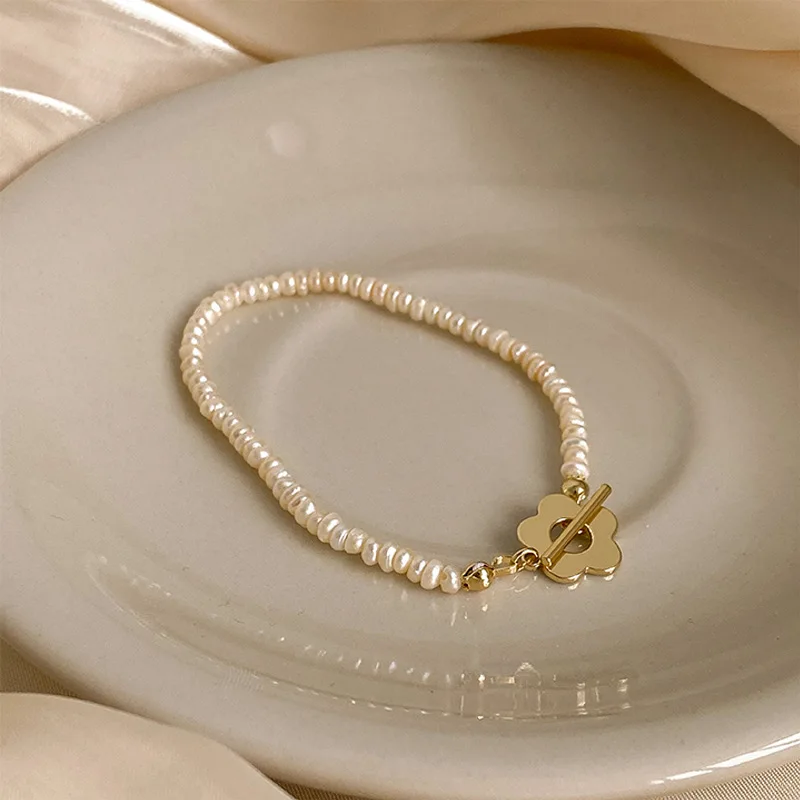 

High Grade Retro Hollow Flower Natural Freshwater Pearl Choker Necklaces Ladies Girl's Minimalism Short Pearl Chain
