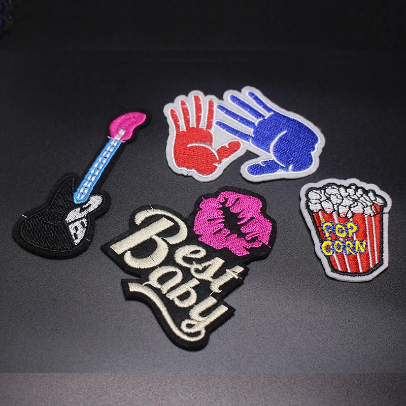 

50 шт./лот Аниме Вышивка буквы вишни нашивка рука губа глаз детская одежда украшение своими руками железная теплопередающая аппликация бабо...