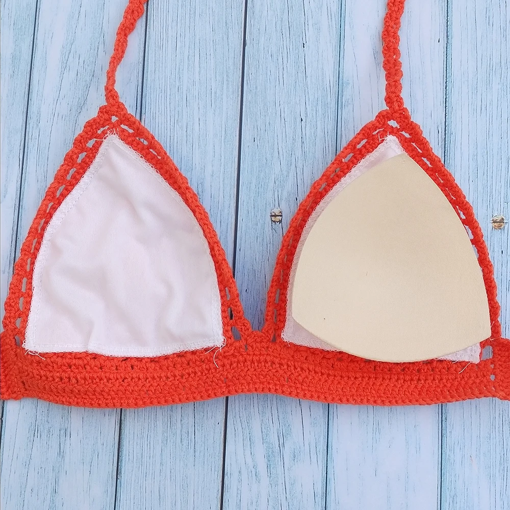 Однотонный бикини с треугольными чашечками красный верх купальника вязать
