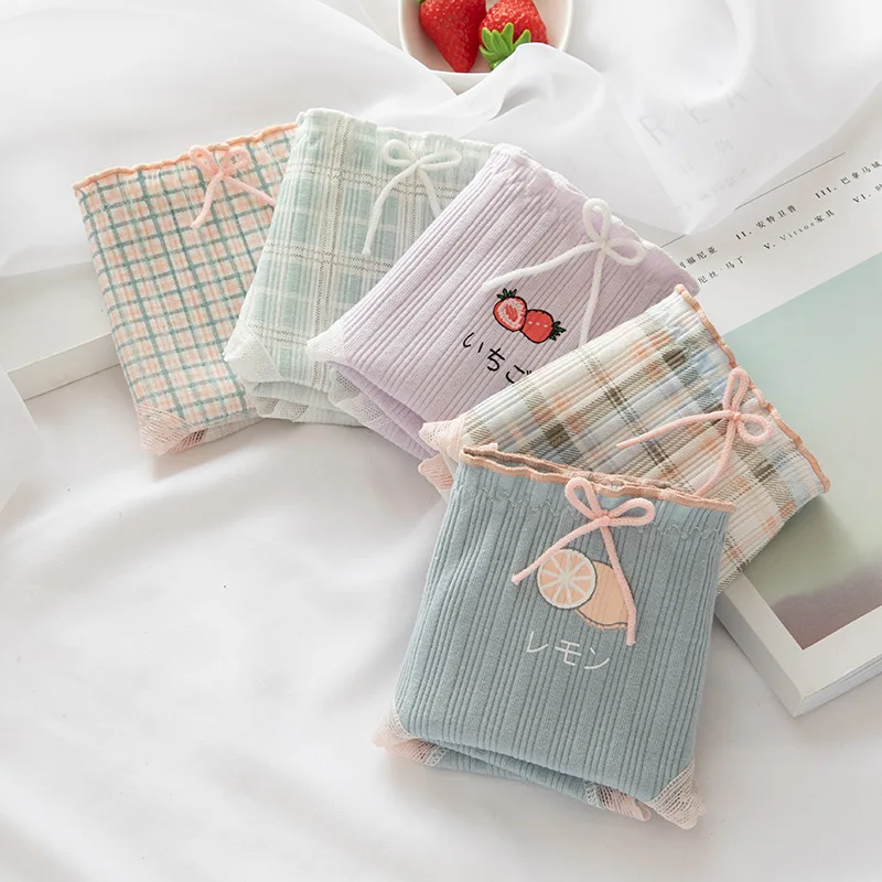 

6pcs/cute Plaid Fruit Strawberry Small Fresh Briefs Women Pure Cotton Mid-waist Student Cotton Briefs Breathable Fashion New