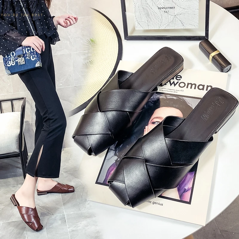 

2020 Ladies's Summer Square Head Mules Female's Leather Flat Bottom Leisure Beach Sandals Women's Fashion Chain