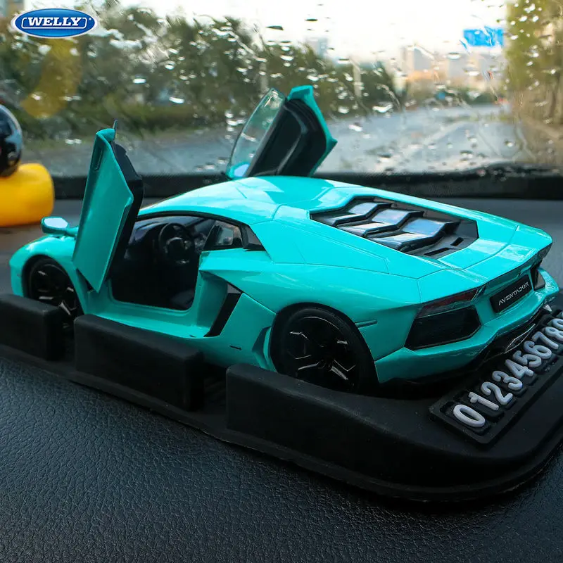 Модель машины Lamborghini LP700-4 масштаба 1:24 от WELLY из сплава Diecasts & игрушек Транспортная игрушка Не-дистанционного управления для сбора подарков.