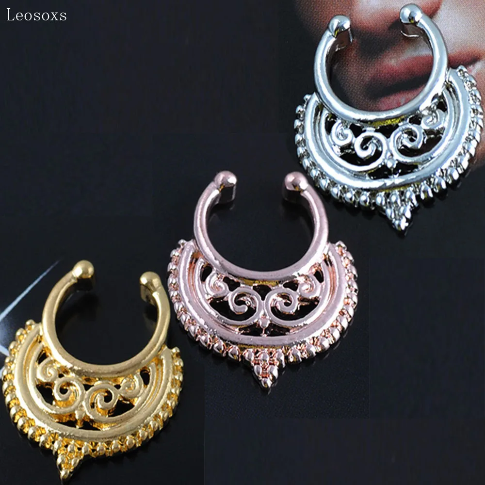 

Leosoxs 2pcs European and American Popular Nose Ring Multicolor Crown Fake Nose Ring Nasal Partition Clip-on Piercing Jewelry
