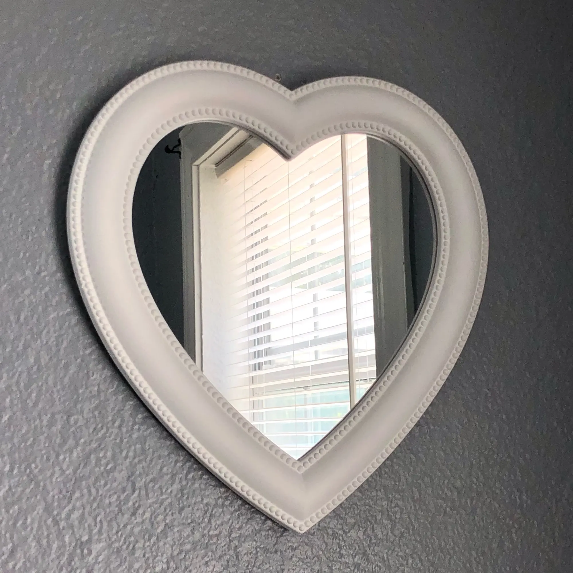 

INS Love Makeup Mirror Desktop Vanity Mirror Wall Mounted Dual-Use Makeup Mirror Wall Decoration Christmas Heart-Shaped Mirror