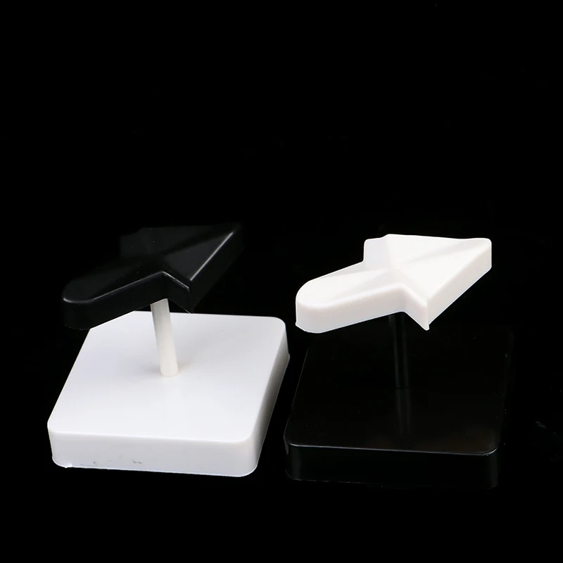 

Always pointing to the right Arrow Illusion Magic Tricks Close Up Gimmick Prop