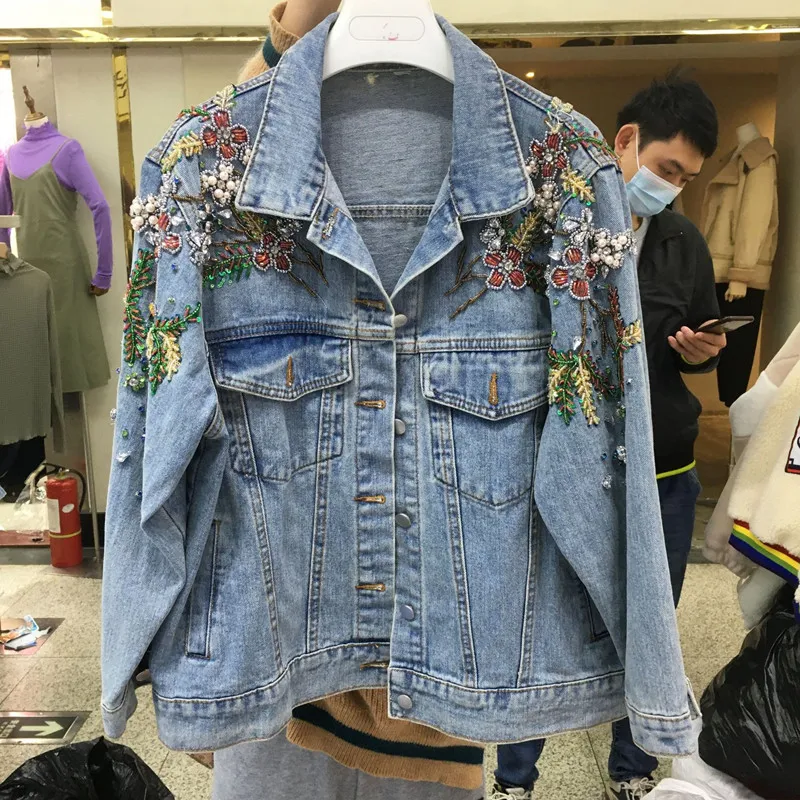 

New Spring Autumn Women's Shoulder Bead Sequins Denim Jacket Loose Embroidered Jeans Coat Jacket Female Denim coat Tops Y656