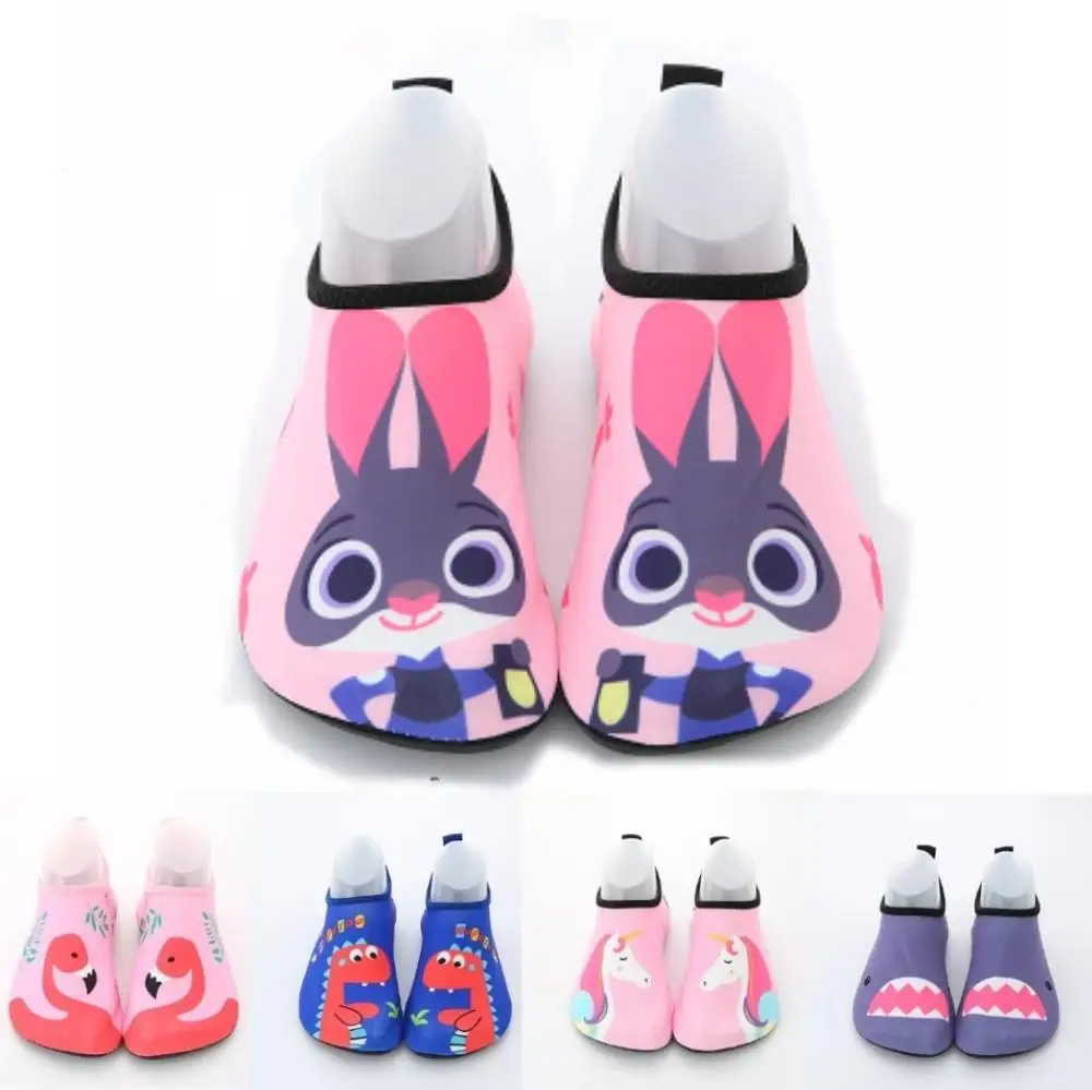 

Cute Cartoon Kids Beach Shoes Non-slip Girls Swimming Shoes Ultralight Barefoot Skin Soft Water Socks Children Shoes Bat Man Boy