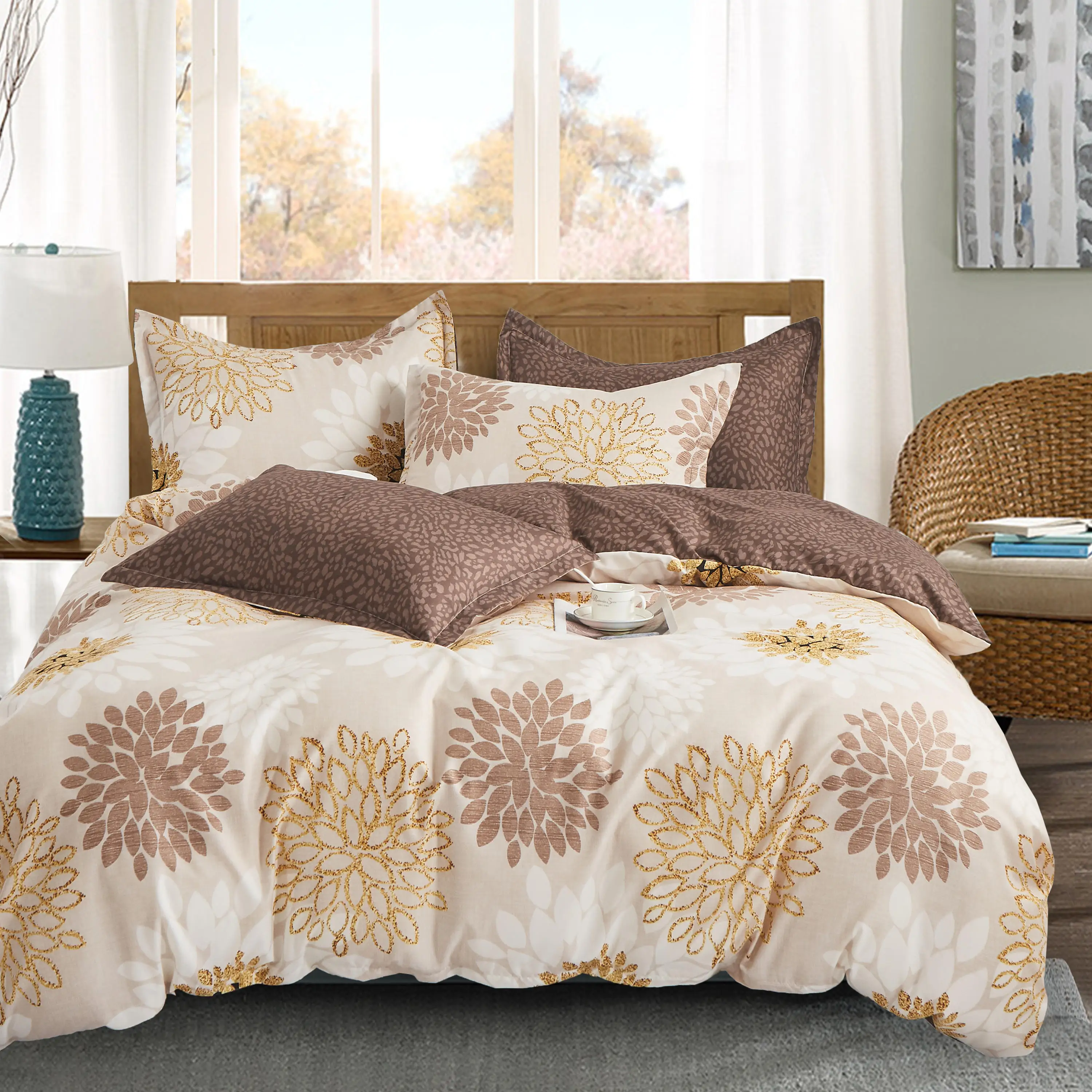 

Простой комплект постельного белья с цветочным принтом, удобный пододеяльник с наполнителем (комплект из 2/3 предметов), современный комплек...