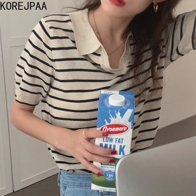 

Женская футболка в полоску, свободный Универсальный трикотажный топ в корейском ретро-стиле с короткими рукавами и отложным воротником, ко...