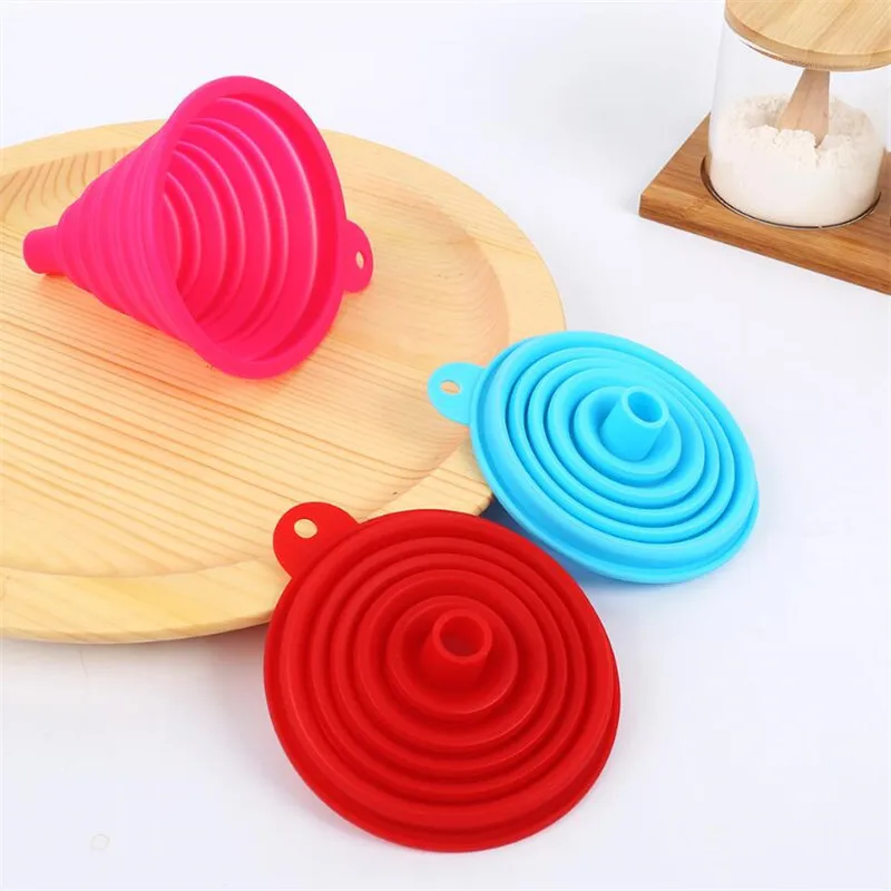 

2pcs Mini Foldable Funnel Silicone Collapsible Funnel Folding Portable Funnels Be Hung Household Liquid Dispensing Kitchen Tools