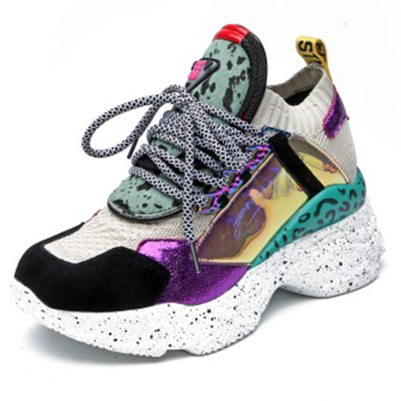 Весенние женские кроссовки на платформе с закругленным носком цвета шампанского