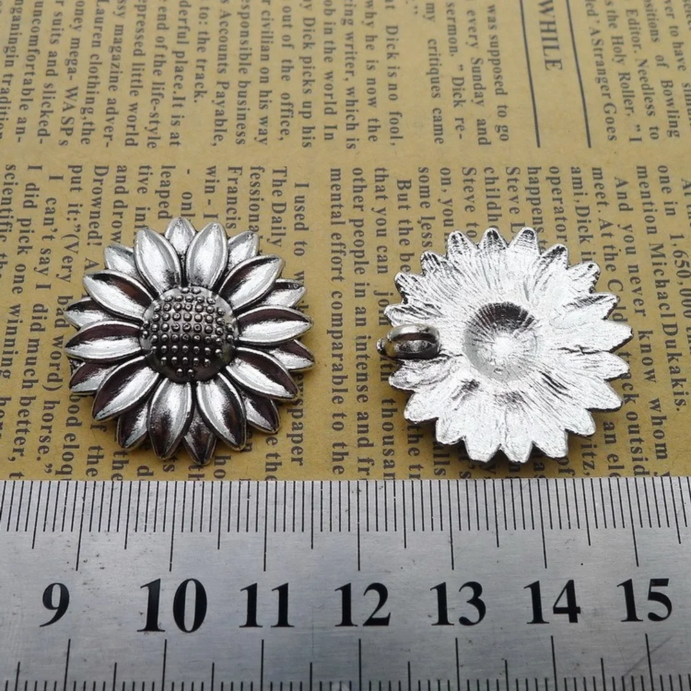 

50pcs Sunflower Charms 30mm x 30mm DIY Jewelry Making Pendant Antique Silver Color