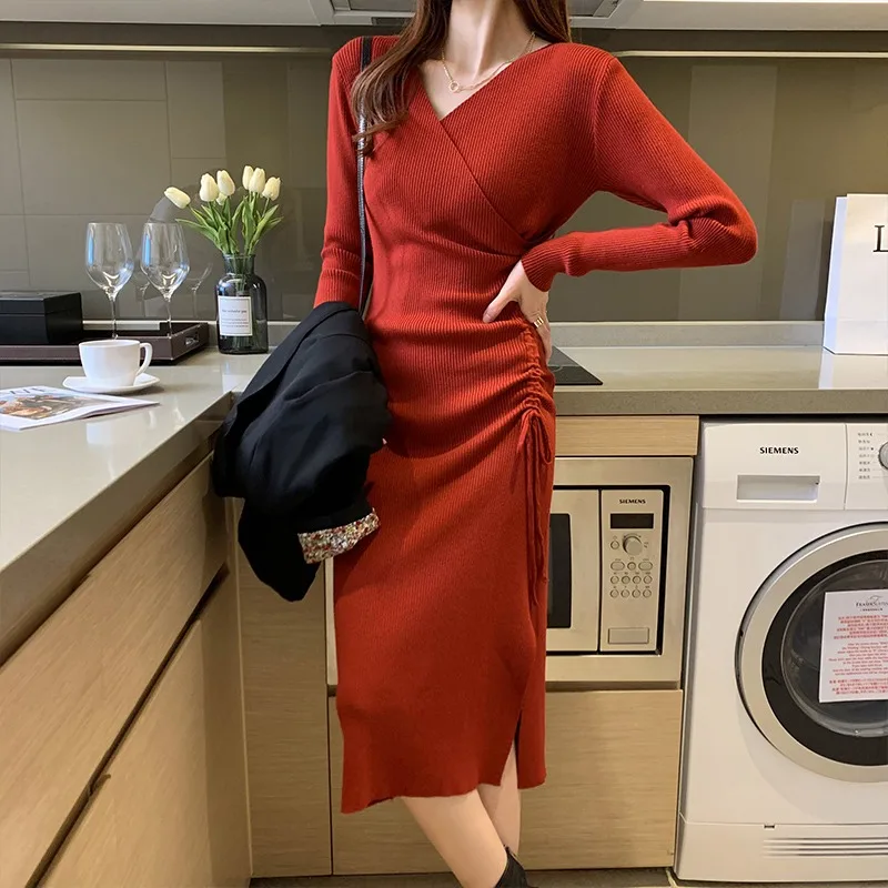 

Long Sleeve Knitted Dress Women's Autumn And Winter New Fashion Tight Show Thin Temperament V-neck Skirt