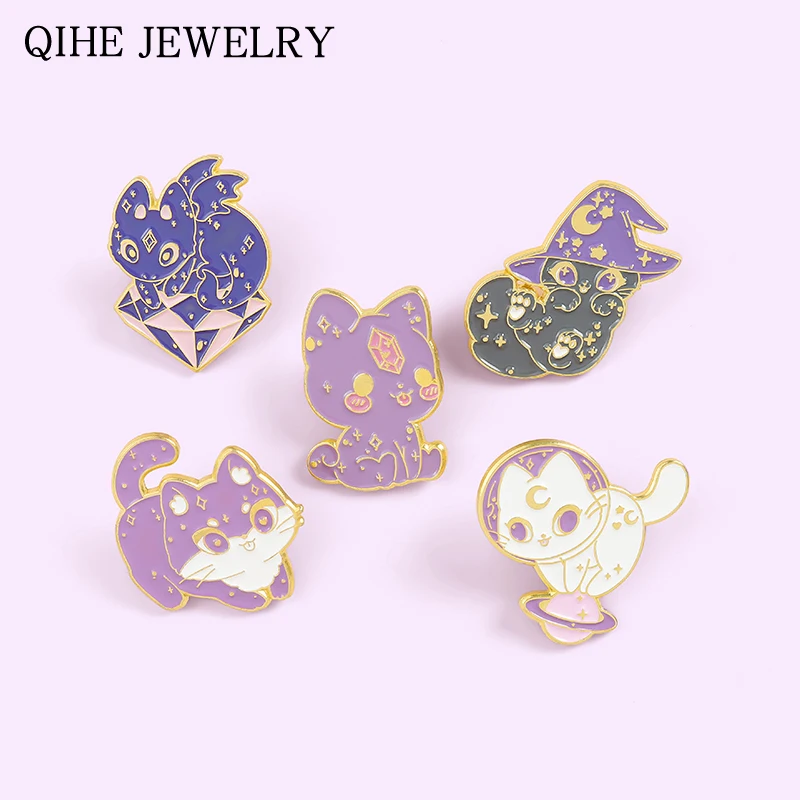 

Starry Sky Little Cat Enamel Pin Cartoon Witch Animal Brooches for Women Cute Lapel Pin Backpack Purple Badge Jewelry Gift