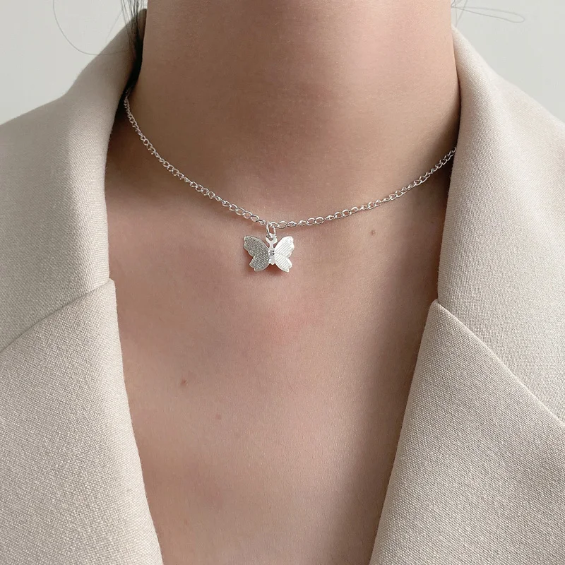 

Vintage Gold Chain Butterfly Pendant Necklace Choker Butterfly Pendant Women Ladies Necklace Jewelry for Valentine's Day Gifts