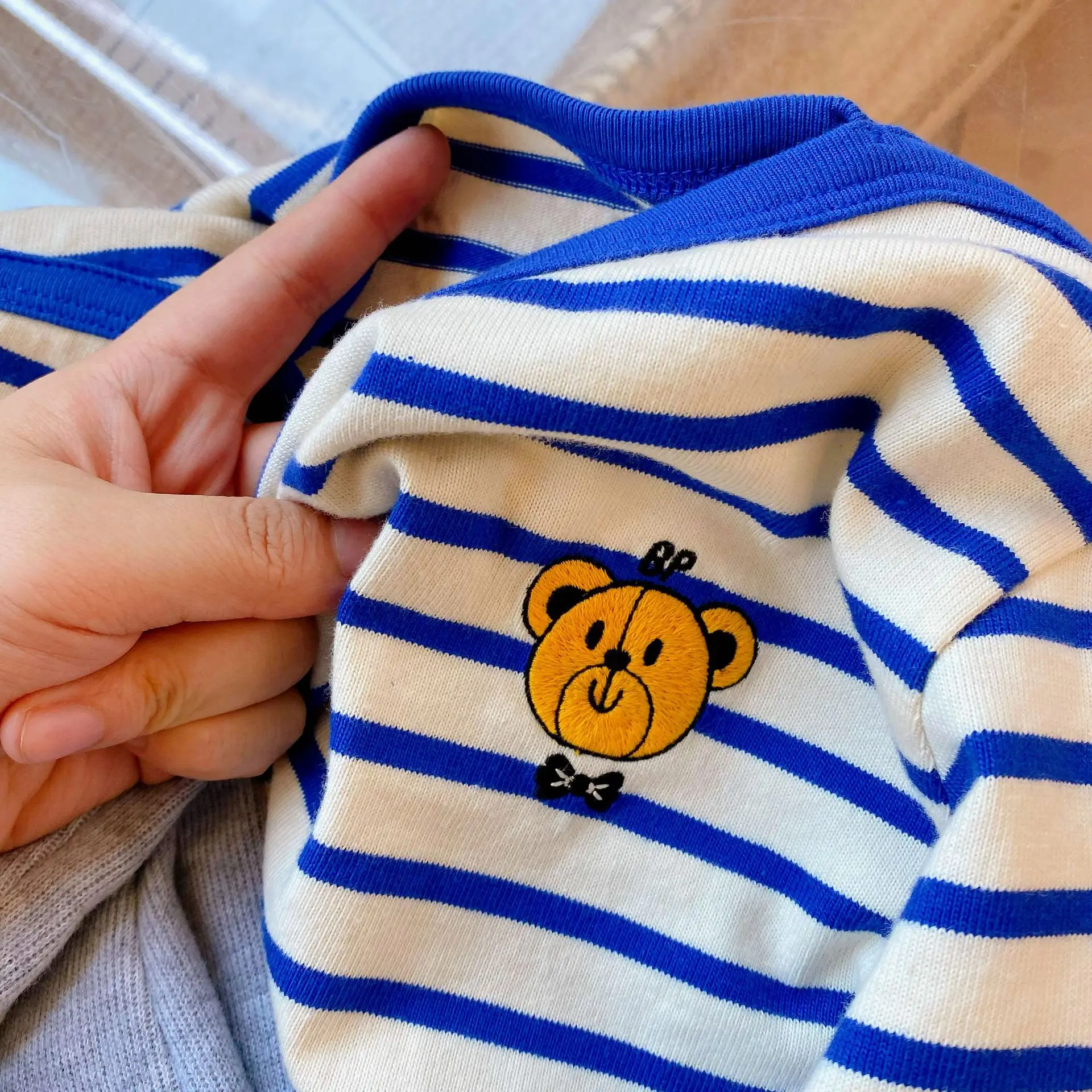 

Весенне-осенняя футболка в полоску с длинным рукавом для детей 1-5 лет