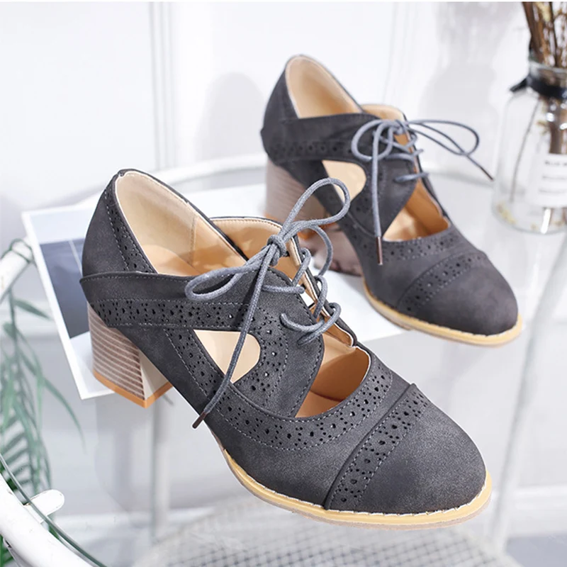 Женские туфли на квадратном каблуке с завязками лодыжках толстом со шнуровкой