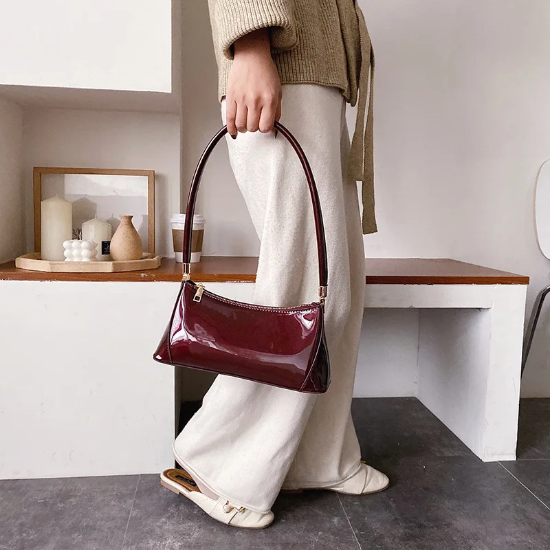 

Женская сумка на плечо 2022, Весенняя роскошная дизайнерская сумочка-Багет, классические кожаные высококачественные маленькие сумки с верхн...