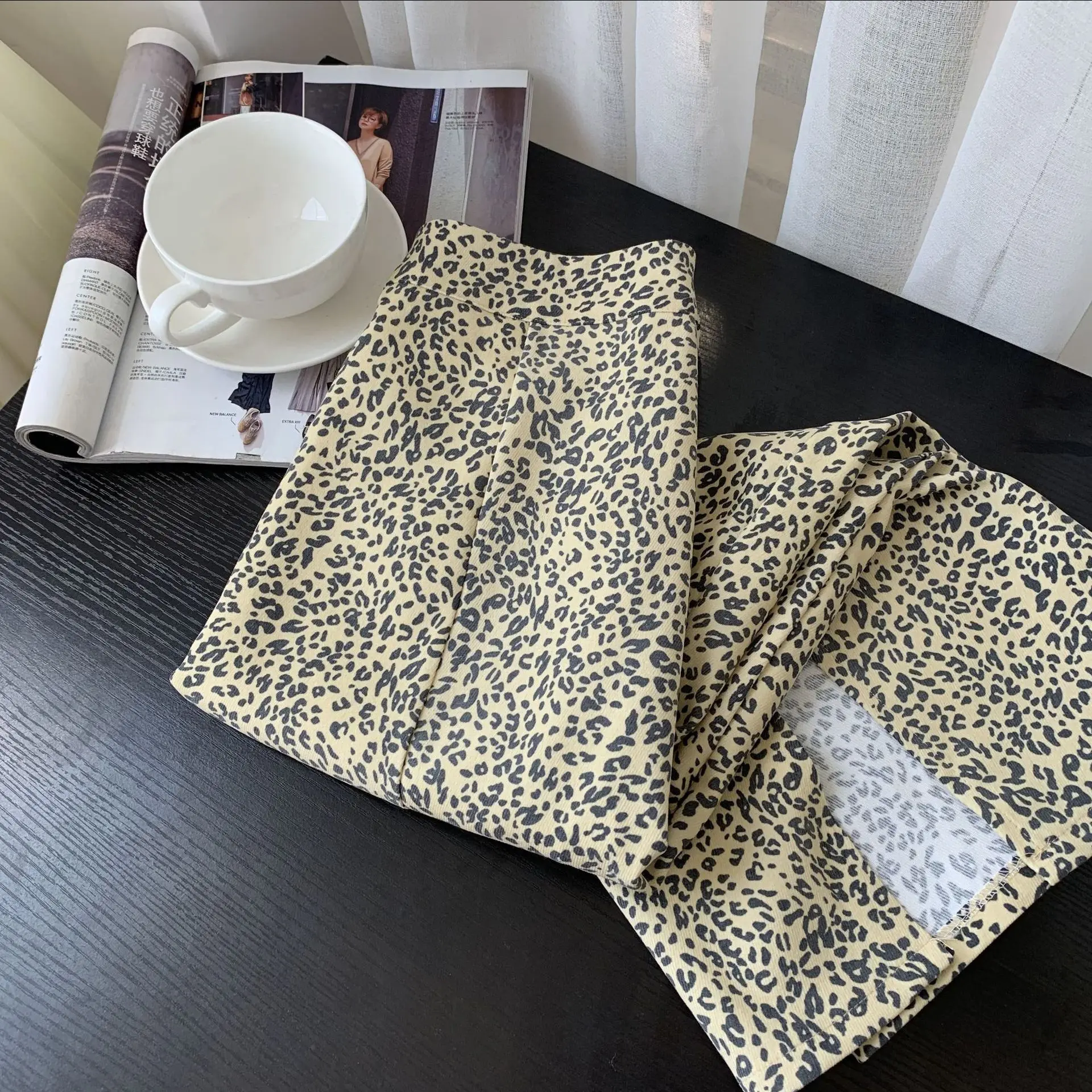 

2021 Spring Sexy Leopard Print Skirt Midi Split Casual Long Skirts for Women Spring Elegant Beach Skirt Female QZ0205