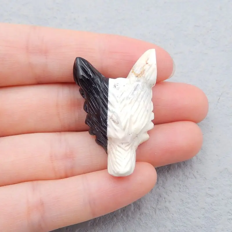 Ожерелье из натурального обсидиана и Howlite с резной головой волка 36x23x14 мм 11 г |