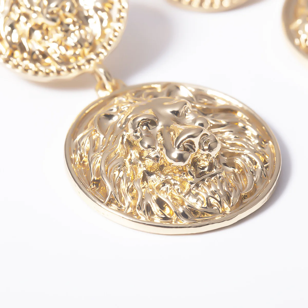 Модные Ретро серьги с рельефным львом для женщин оптовая продажа геометрические