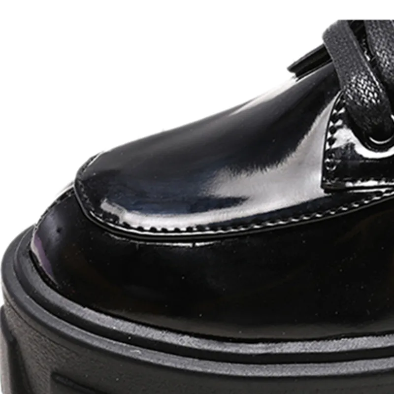 Женские кроссовки из лакированной кожи модная повседневная обувь для увеличения