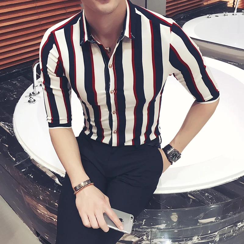 Мужская классическая рубашка в полоску приталенная с коротким рукавом для