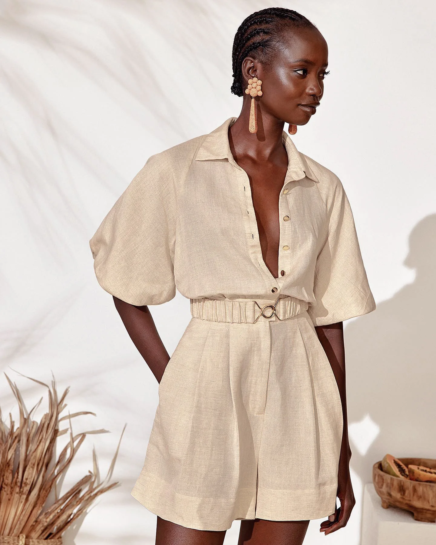 

Женский короткий комбинезон с отложным воротником, однобортный Свободный комбинезон с высокой талией и коротким рукавом, в минималистском ...